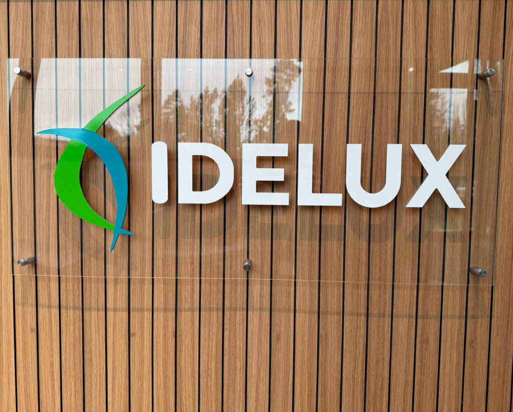 Lettres relief plexiglas Arlon